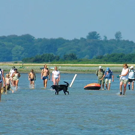 Ferieboliger 500 M Til Kysten アパート