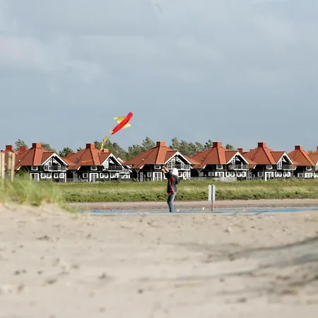 Ferieboliger 500 M Til Kysten *